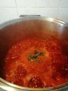 1.9 salsa de tomate Albahaca. Receta facil de salsa de tomate casera